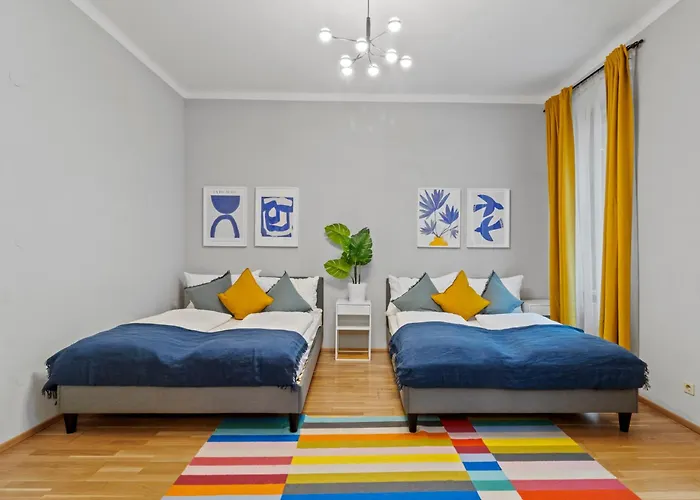 Huge 5br Group - Sleeps 20 - Near U3 *
